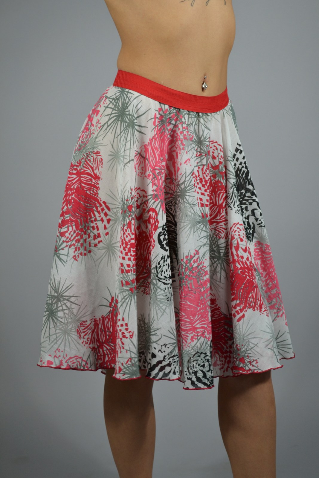 Skirt LiLu Red Garden Elastic - skirt-lilu-red-garden-elastic-02.jpg